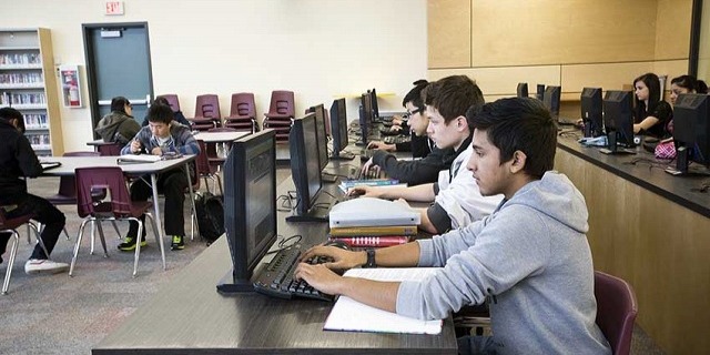 バーナビー・セントラル・セカンダリー・スクール（Burnaby Central Secondary School）