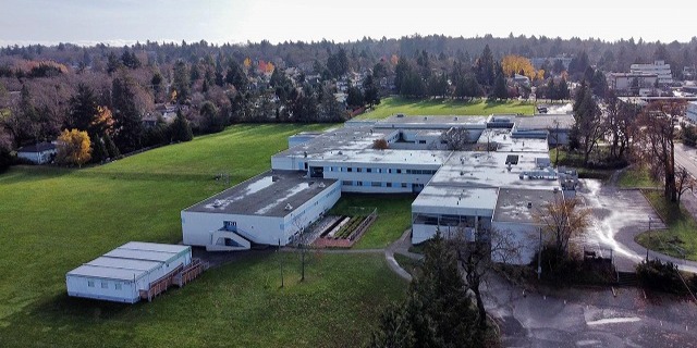 レイノルズ・セカンダリー・スクール Reynolds Secondary School