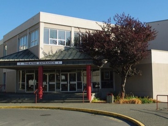 エスクイモルト・ハイ・スクール（Esquimalt High School）